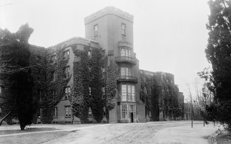 haunting-history-saint-elizabeths-hospital